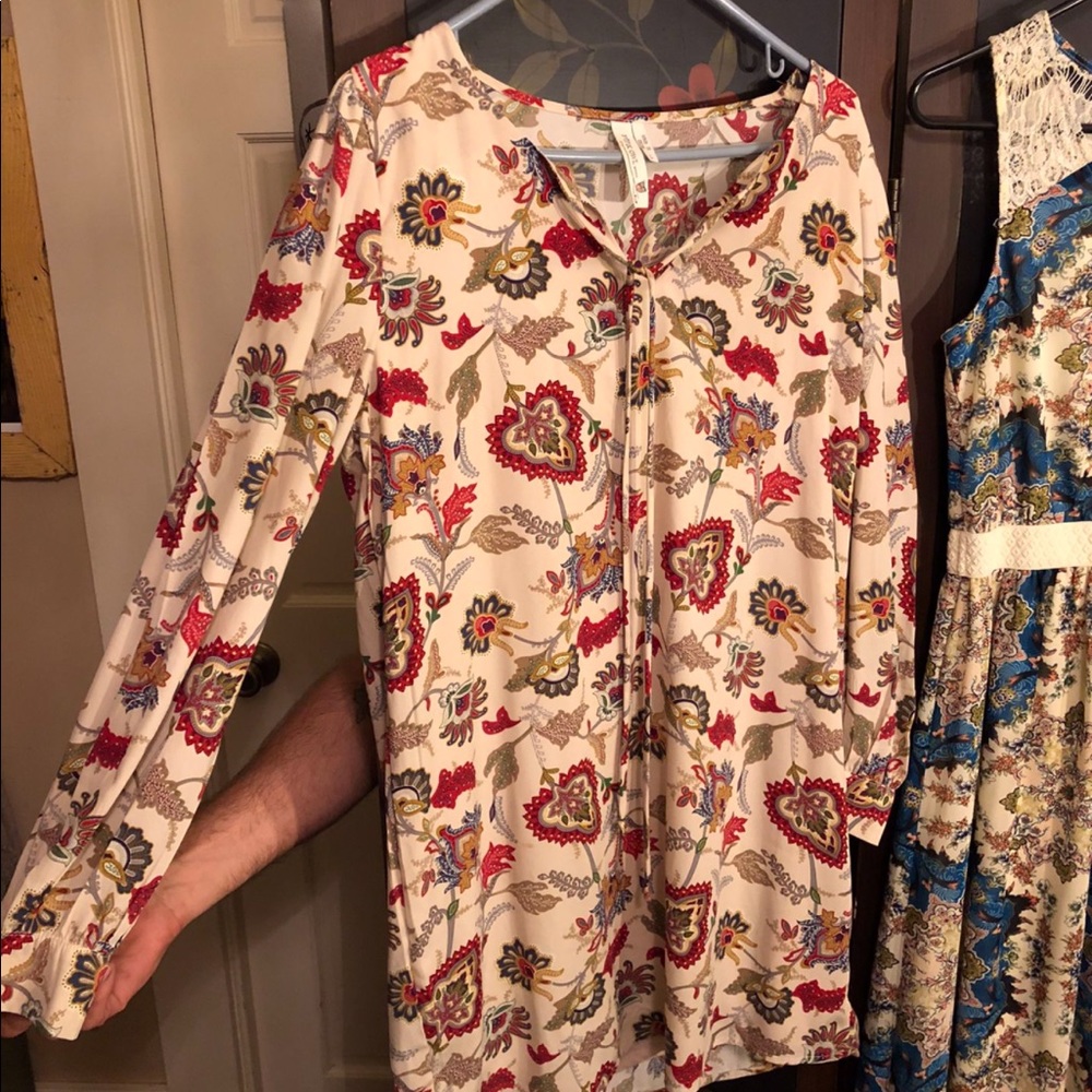 NEVER WORN Boutique, flower, knee length dress